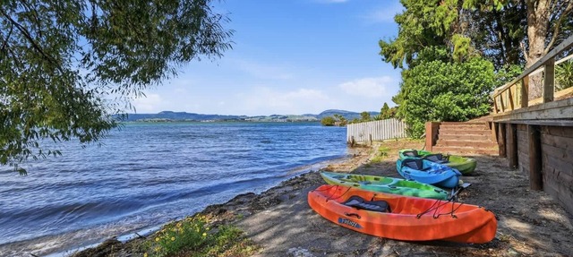 Koutu Hideaway - Lakeside, Kayaks, Pet-Friendly