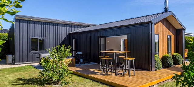 La Maison Noir, Martinborough