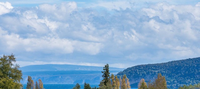 Lake Life Kinloch - Taupo Holiday Home