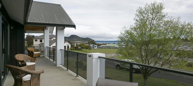 Lake Magic - Motuoapa Holiday Home
