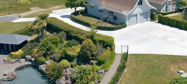 Lake Taupō Estate for 18ppl Pool, Spa & Big Views