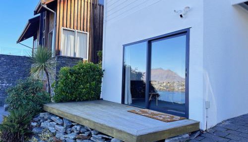 Lake view retreat Studio
