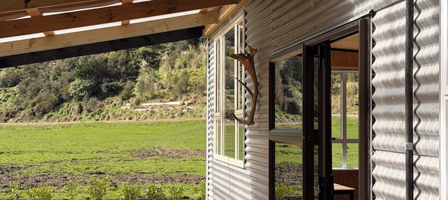 Lakes Road Retreat