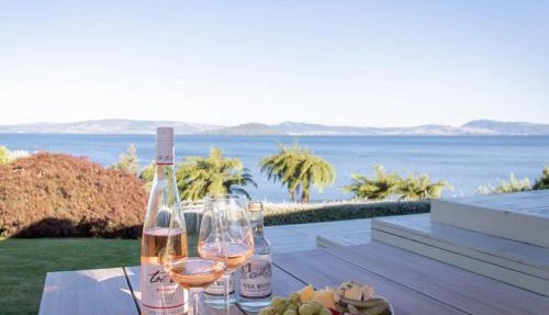 Lakeside Haven | Private Beach, Kayaks, Sleeps 8