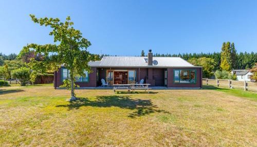 Lakeside Lodge - Tauranga Taupo Holiday Home