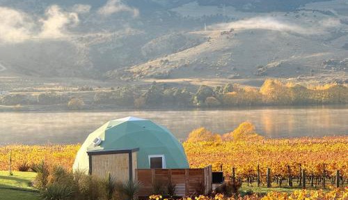 Lakeside Retreat - Dome Rosé