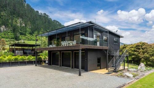 Lakeview Oasis - Lake Whakamaru Retreat