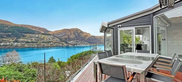 Lakeview Spa Retreat | Peninsula Escape