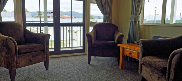 Lantern Court Motel
