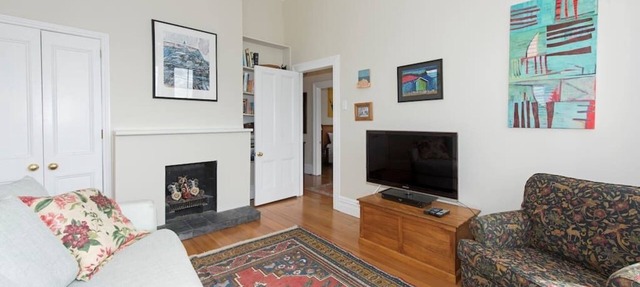 Large Spacious family home,close Devonport& Beachs