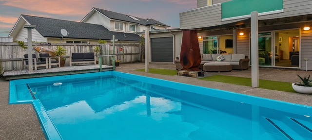 Location Location Location This ticks all boxes Sun, surf plus landscapped pool!