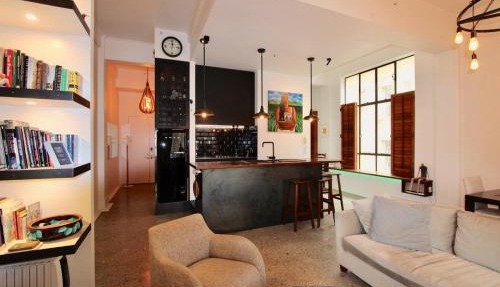 Location, Location, Loctation, AK CBD Harbour edge