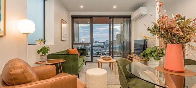Luxury Life Galore - Sleeps 4