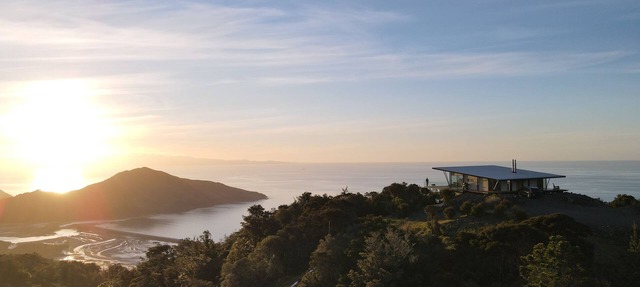 Luxury Accommodation in Nelson | Hot tub | Sauna | Nature | Peak View Retreat