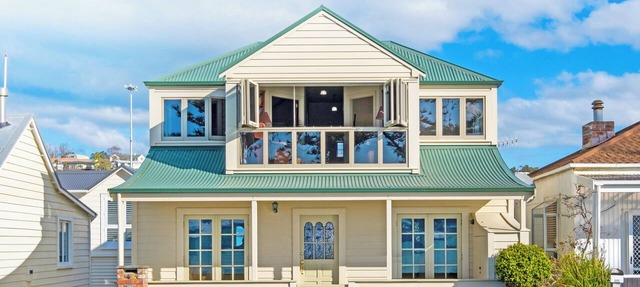 Luxury beachfront villa perfectly located in Ahuriri Napier