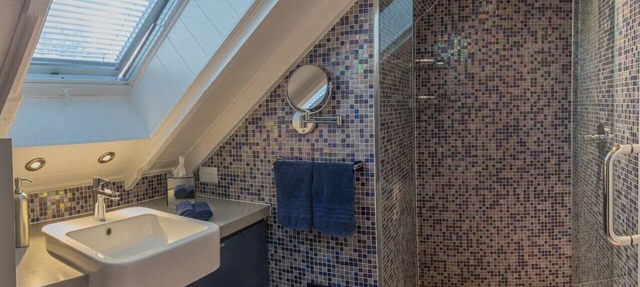 Luxury Eco Apt w/Pool, Gym & Sauna - Adults only