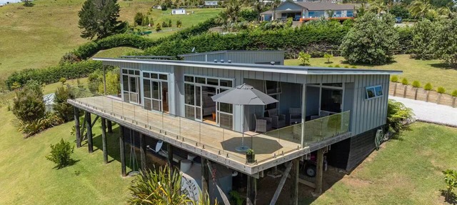 Mānuka Retreat - Private Luxury, Panoramic Views
