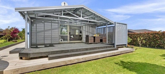 Mangawhai Village Hideaway