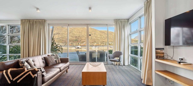 Marina Views, Lakeside Stay in Queenstown