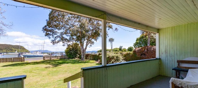 Marina Views - Motuoapa Bach