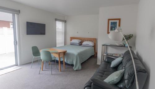Marsden Cove Canal Haven with Spa Pool