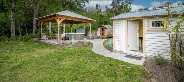 Matagouri Cottage - Christchurch, Port Levy Holiday Home