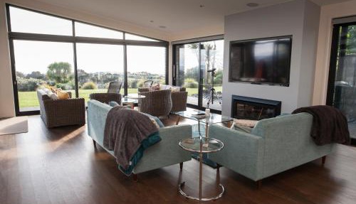 Matapouri & Tutukaka Spectacular Coastal Views- Aroha Luxury Guest Suite