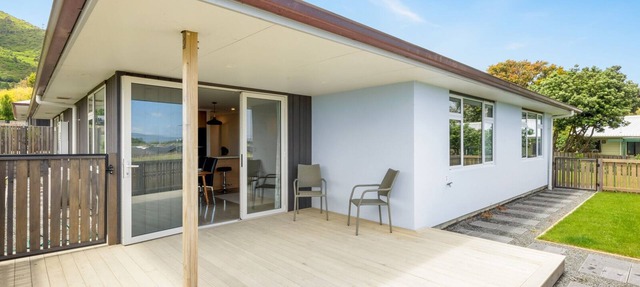 Matenga Townhouse - Waikanae Holiday Home