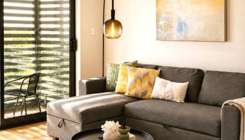 Minutes to Zoo & City Stylish 3BR Waterview Stay