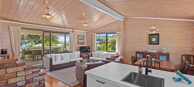 Miro Beach House at Palm Beach