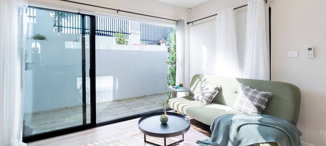 Modern 4-Bedroom Home in Bucklands Beach