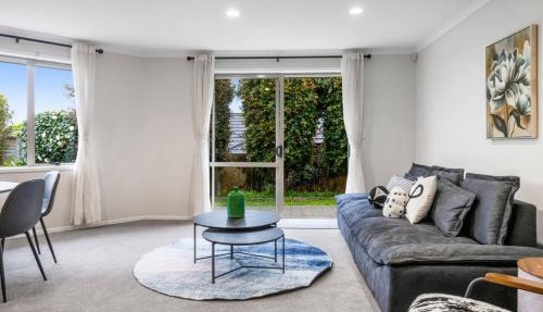 Modern 4BR Home near Albany and Browns Bay Beach