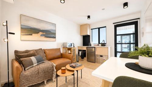 Modern Alex Queenstown Apartment - walk to town