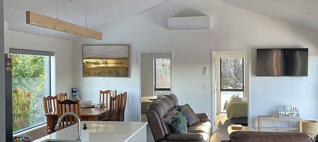 Modern alpine bach | Warm, private, mountain views