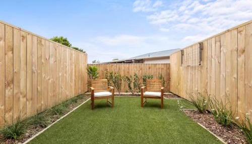 Modern and Bright Auckland 2 Bed