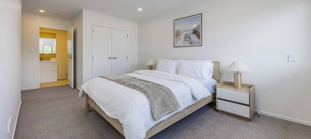 Modern Central Auckland Stay- perfect for families, groups & business travellers