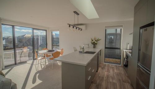 Modern, Cosy Retreat