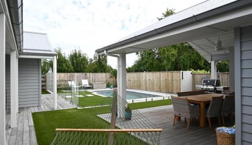 Modern Deluxe - Havelock North Holiday Home