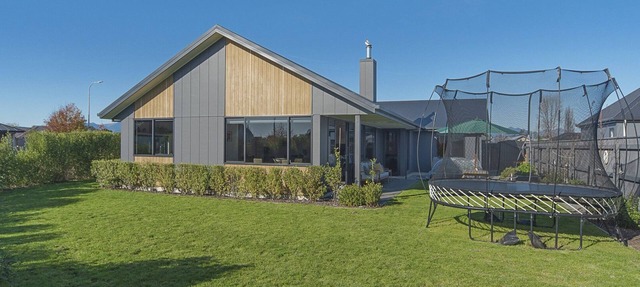 Modern Mapua Holiday Home