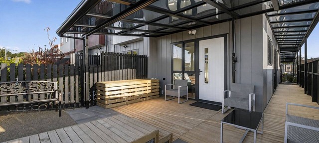 Modern & New 3BR - 2.5 bath Haven Near Totara Park