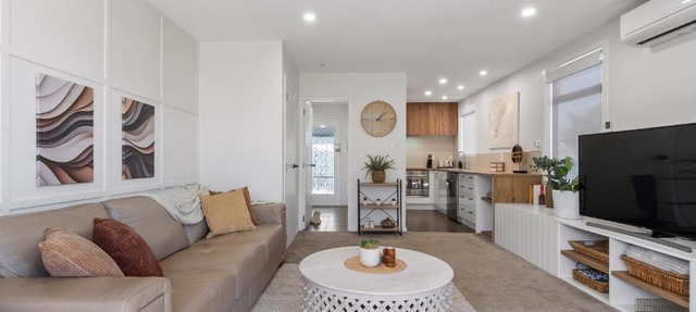 Modern Stay Near Christchurch Stadium with Free Parking