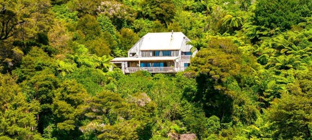 Moetapu Bay Bliss - Marlborough Sounds Retreat