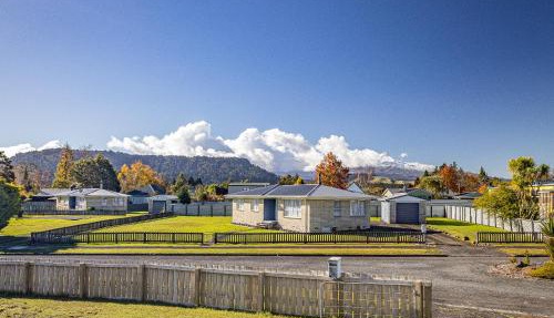 Mountain Snow Base - Ohakune Holiday Home
