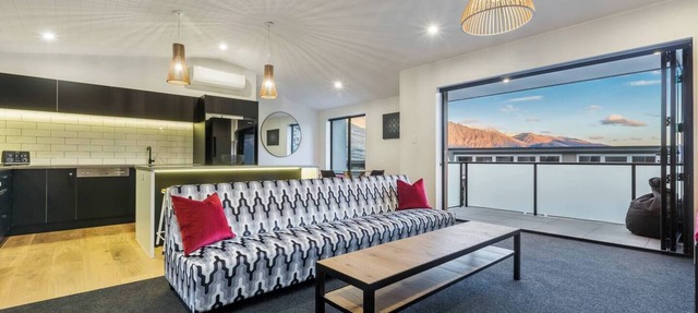 Mountain Views On Queenstown Hill With Hot Tub!
