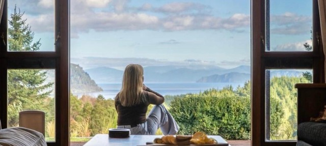 Muirs Reef Lodge - Private Accommodation in Kinloch