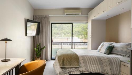 NEW! 600m to CBD - Pool