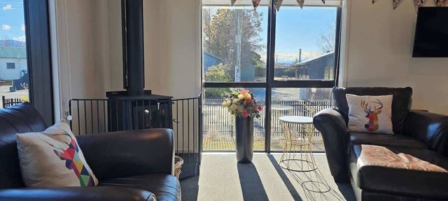 New Build, Walk to Town, Fire, Sleeps 5, Wi-Fi
