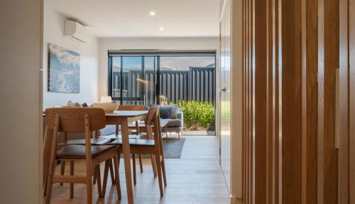 New & Stylish Townhouse - Great Neighbourhood