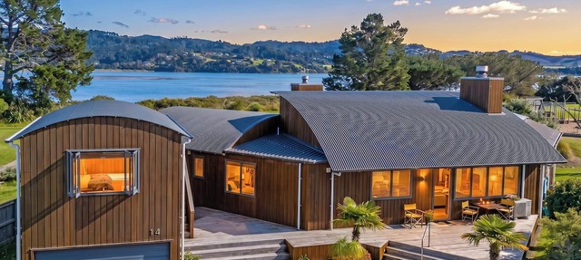 Ocean Breeze Family Haven - Pauanui Holiday Home