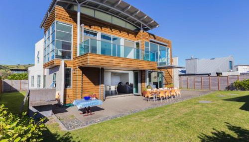 Ocean Escape - Omaha Holiday Home
